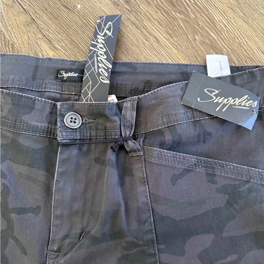 NWT Supplies Camouflage Women's Jeans - Picture 6 of 7